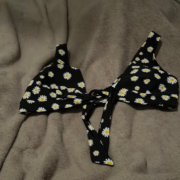 Black daisy large swim top - Picture 2 of 7